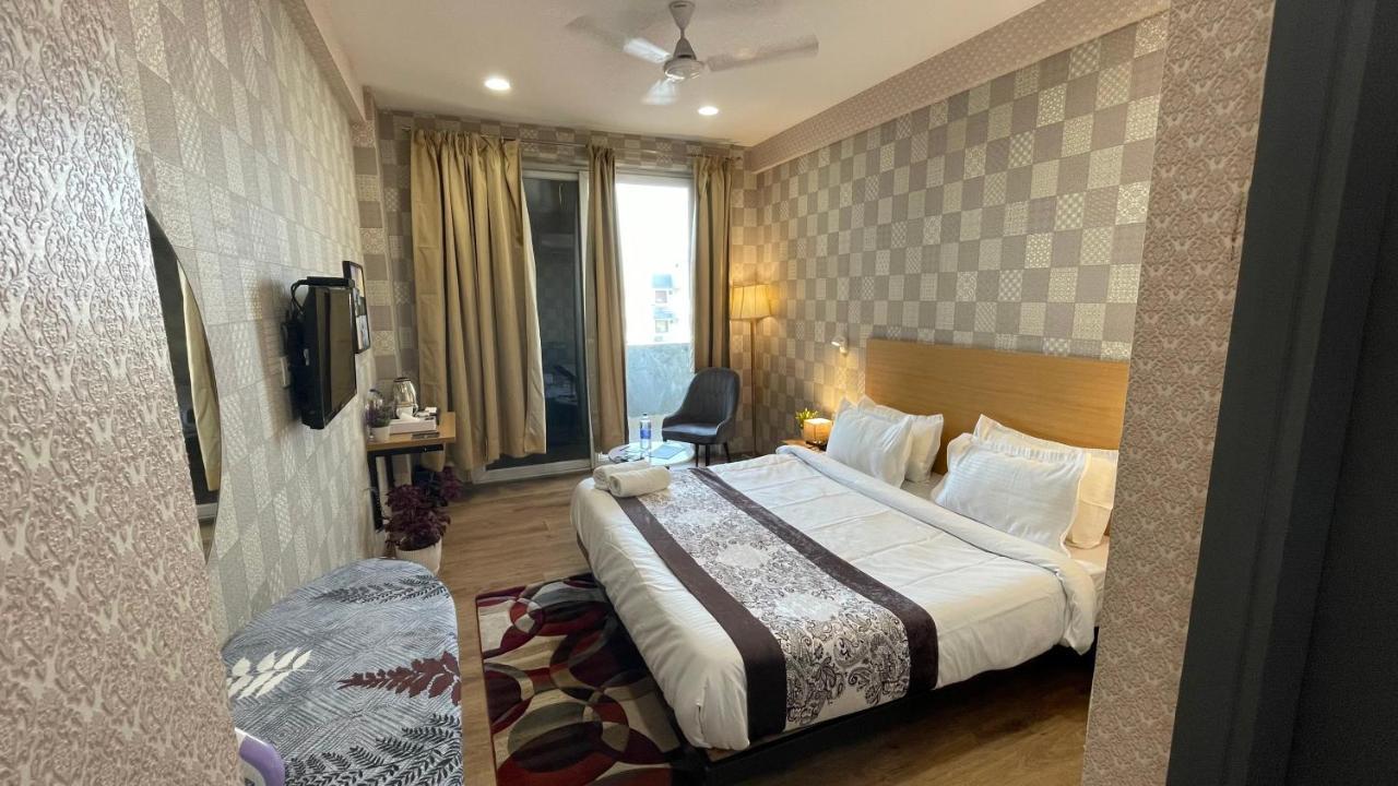 Saltstayz Studio Apartment - Near Artemis & Medanta Hospital Gurgaon Exteriör bild